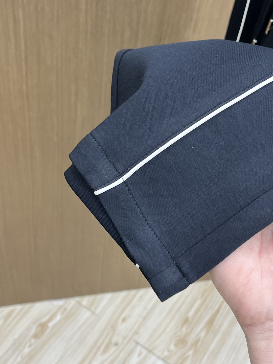 早春款 LV 🔥🔥高级定制 2026春夏新款铜氨丝莫代尔空气层休闲卫裤，裤身上刺绣标志性品牌标识，客供定