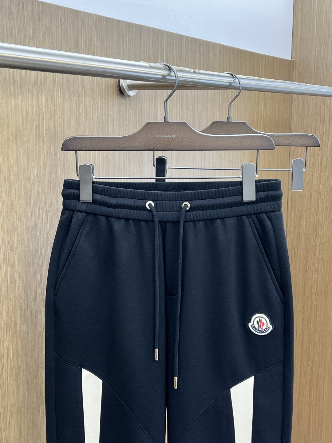 早春款 MON 🔥🔥高级定制 2026春夏新款铜氨丝莫代尔空气层休闲卫裤，裤身上刺绣标志性品牌标识，客供