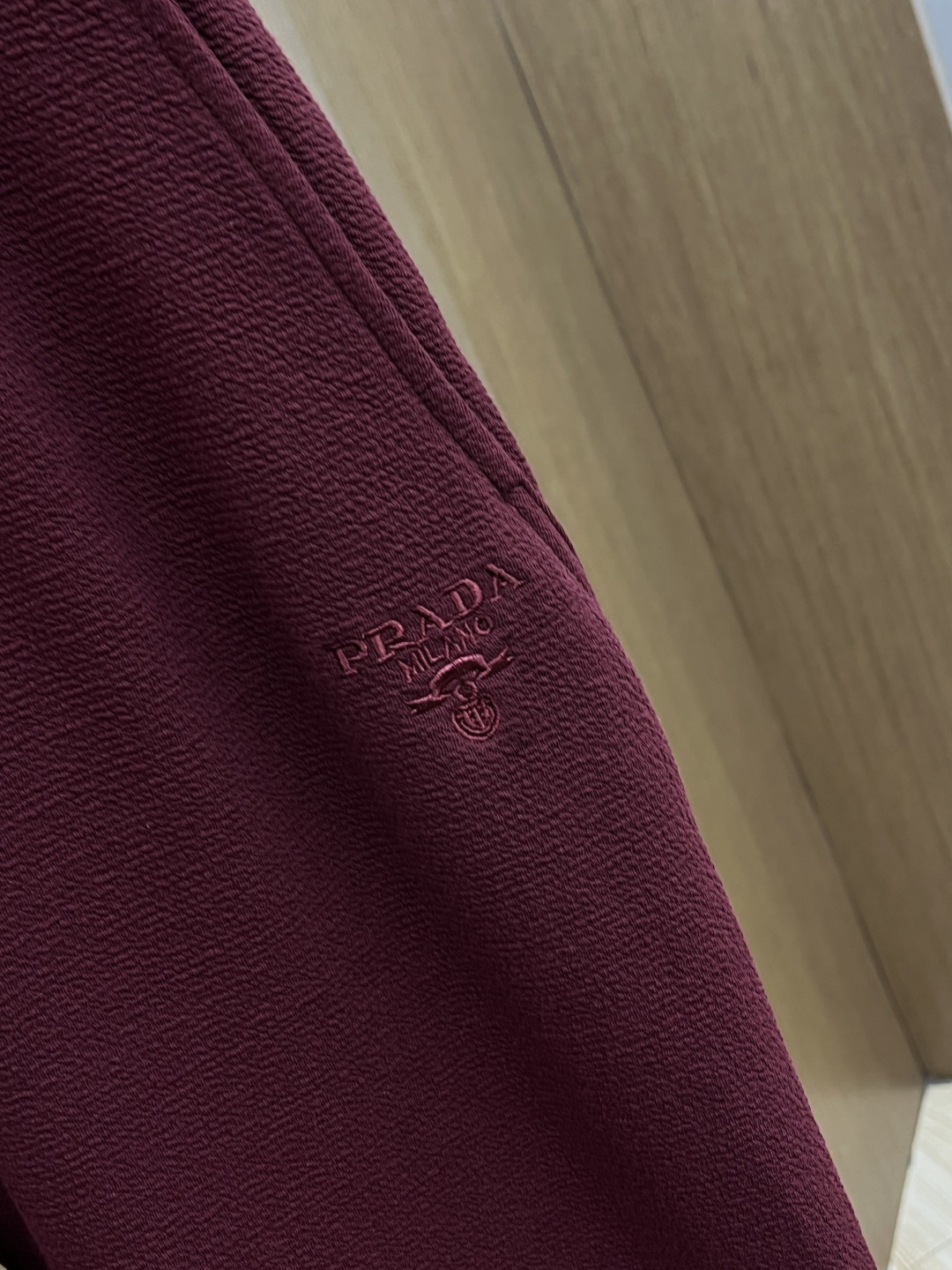 早春款 PD 🔥🔥高级定制 2026春夏新款铜氨丝莫代尔空气层休闲卫裤，裤身上刺绣标志性品牌标识，客供定