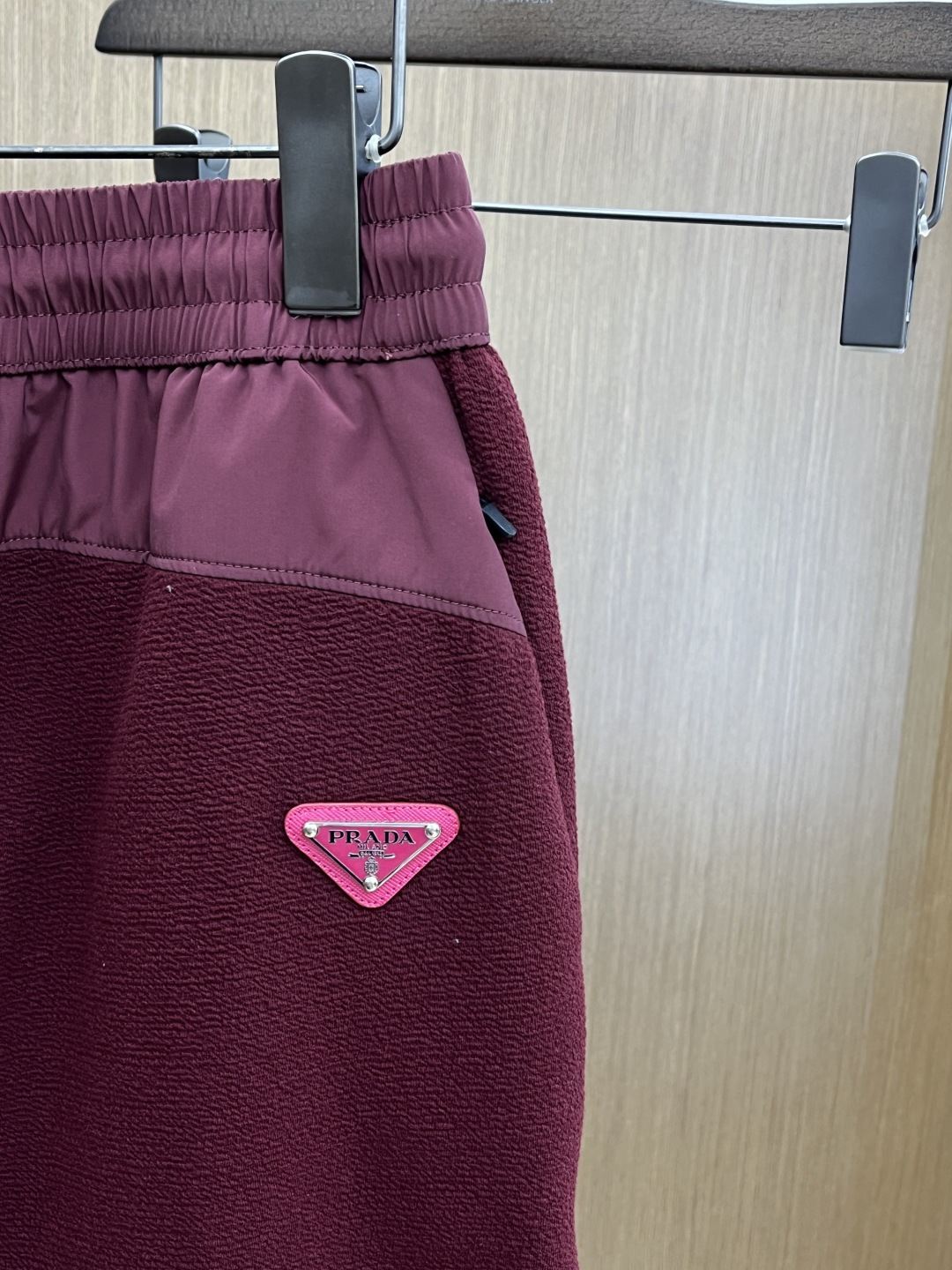 早春款 PD 🔥🔥高级定制 2026春夏新款铜氨丝莫代尔空气层休闲卫裤，裤身上刺绣标志性品牌标识，客供定