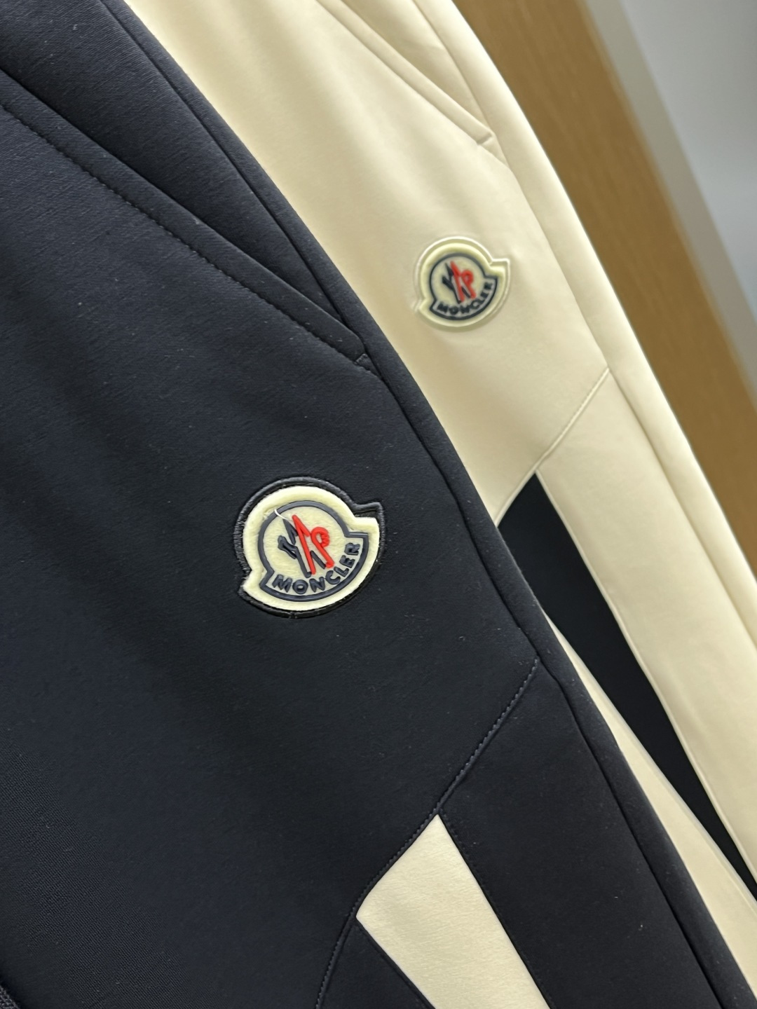 早春款 Mon 🔥🔥高级定制 2026春夏新款铜氨丝莫代尔空气层休闲卫裤，裤身上刺绣标志性品牌标识，客供