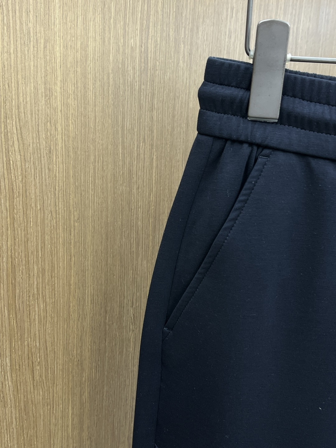 早春款 Mon 🔥🔥高级定制 2026春夏新款铜氨丝莫代尔空气层休闲卫裤，裤身上刺绣标志性品牌标识，客供