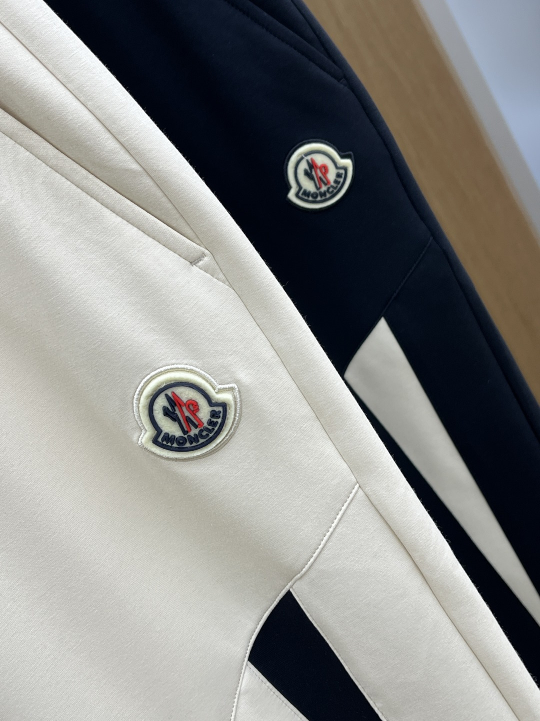 早春款 MON 🔥🔥高级定制 2026春夏新款铜氨丝莫代尔空气层休闲卫裤，裤身上刺绣标志性品牌标识，客供