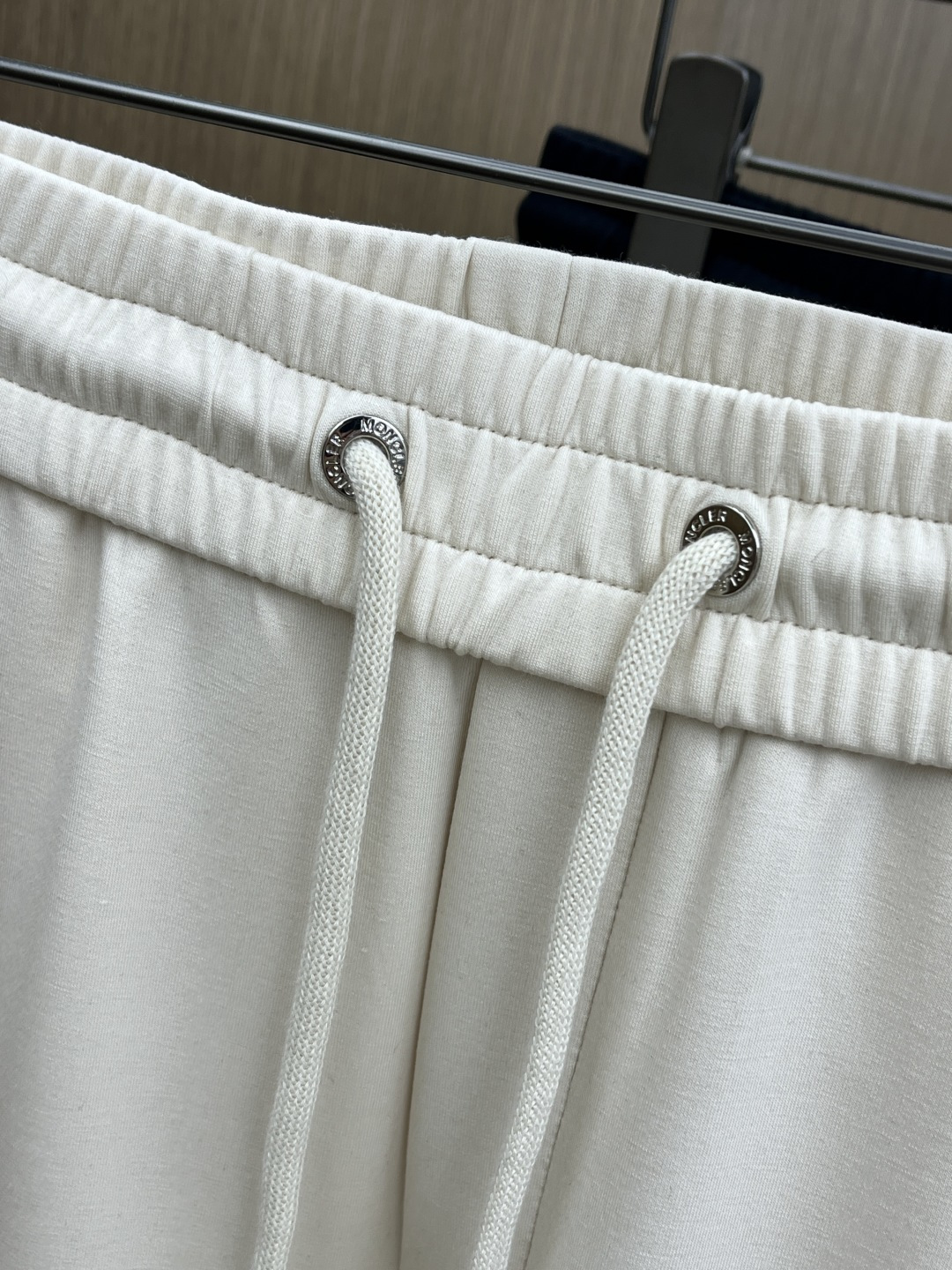 早春款 MON 🔥🔥高级定制 2026春夏新款铜氨丝莫代尔空气层休闲卫裤，裤身上刺绣标志性品牌标识，客供