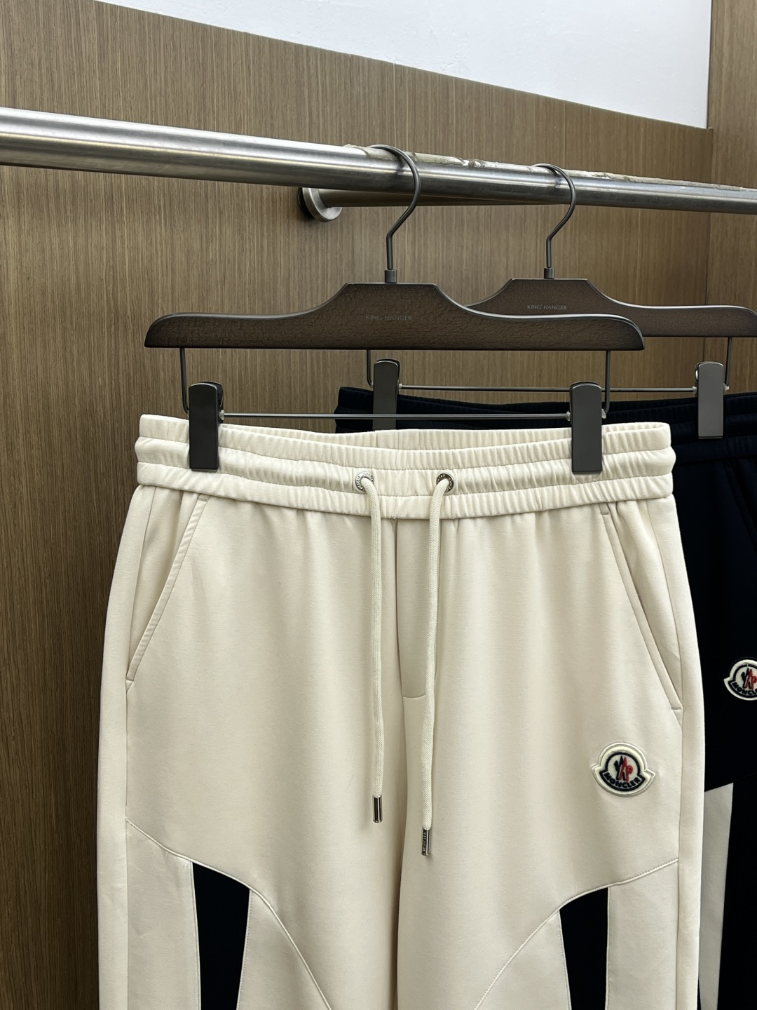 早春款 MON 🔥🔥高级定制 2026春夏新款铜氨丝莫代尔空气层休闲卫裤，裤身上刺绣标志性品牌标识，客供