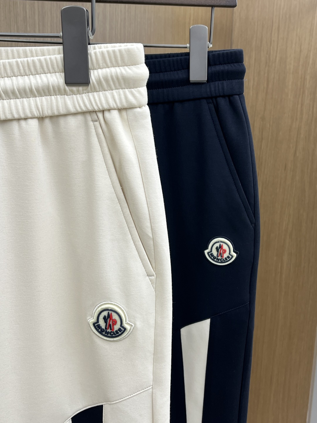 早春款 MON 🔥🔥高级定制 2026春夏新款铜氨丝莫代尔空气层休闲卫裤，裤身上刺绣标志性品牌标识，客供