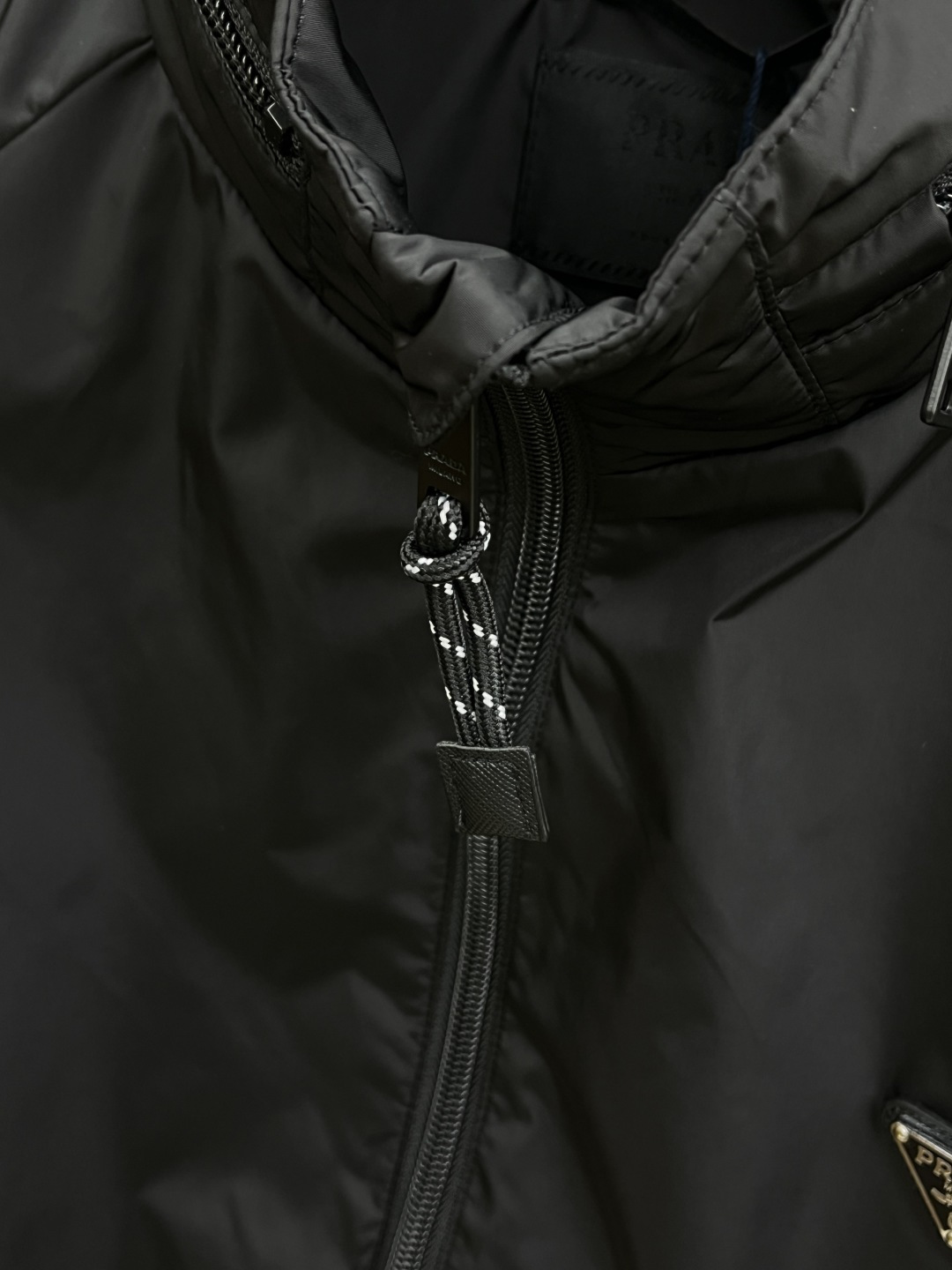 早春款 PD 🔥🔥高级定制 2026早春系列，最新时尚连帽（可收纳）夹克外套.处处细节显工艺足够的高级 