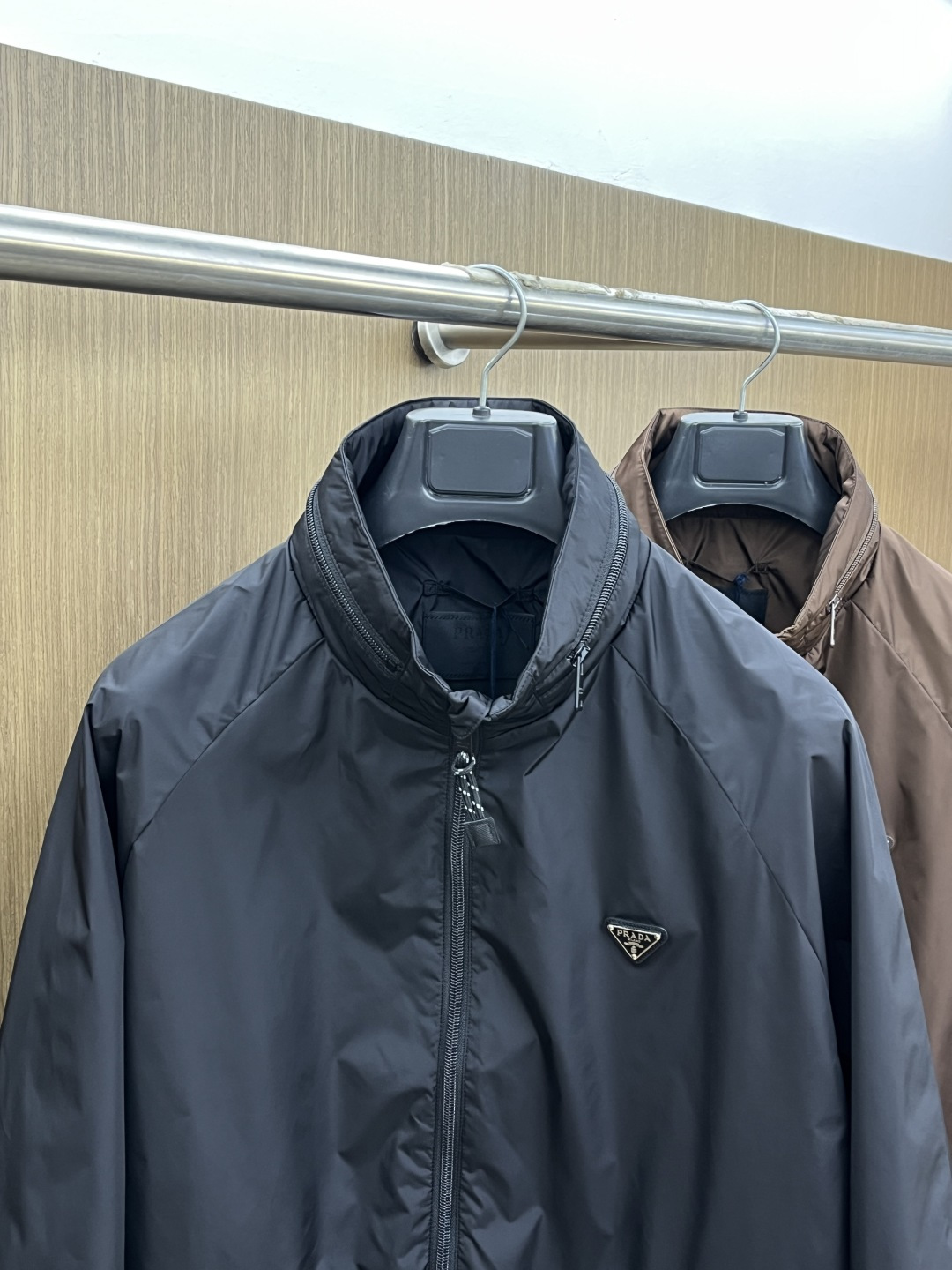 早春款 PD 🔥🔥高级定制 2026早春系列，最新时尚连帽（可收纳）夹克外套.处处细节显工艺足够的高级 