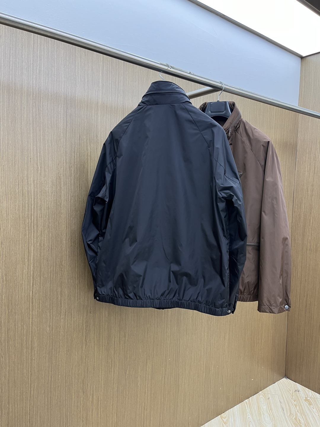 早春款 PD 🔥🔥高级定制 2026早春系列，最新时尚连帽（可收纳）夹克外套.处处细节显工艺足够的高级 