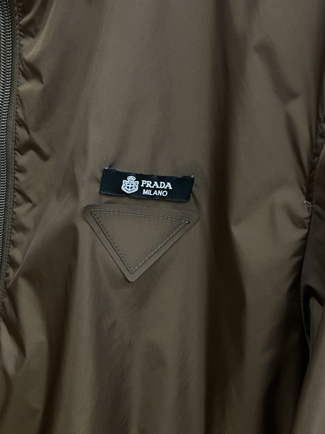 早春款 PD 🔥🔥高级定制 2026早春系列，最新时尚连帽夹克外套.处处细节显工艺足够的高级 结构性剪裁