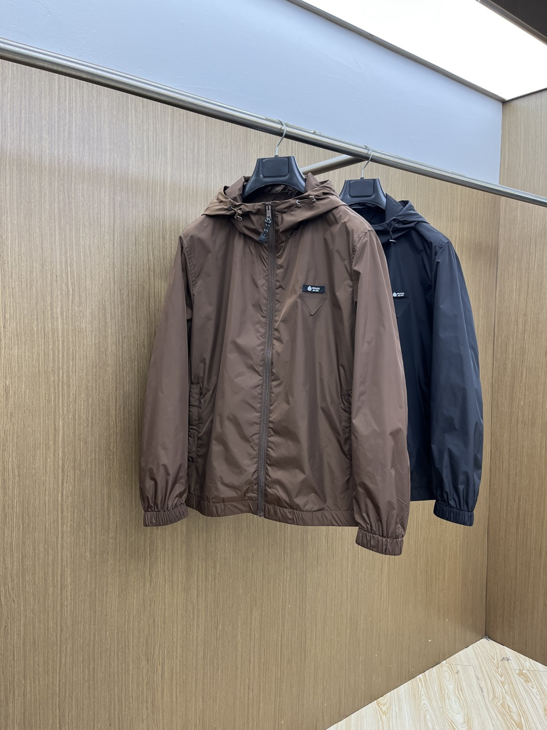 早春款 PD 🔥🔥高级定制 2026早春系列，最新时尚连帽夹克外套.处处细节显工艺足够的高级 结构性剪裁