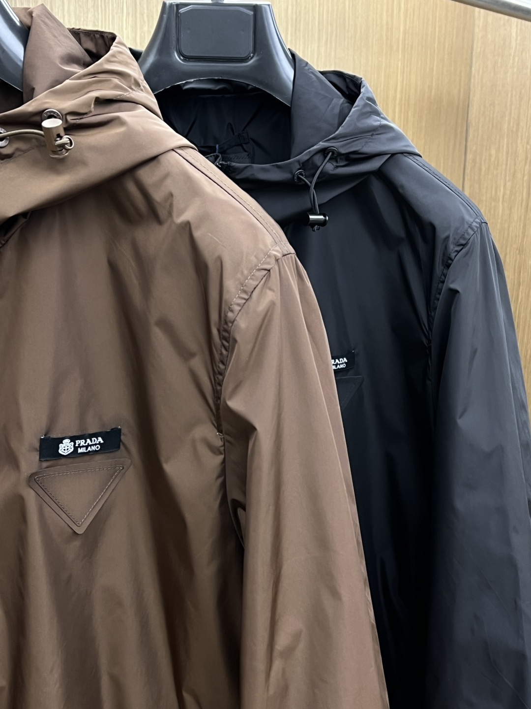 早春款 PD 🔥🔥高级定制 2026早春系列，最新时尚连帽夹克外套.处处细节显工艺足够的高级 结构性剪裁