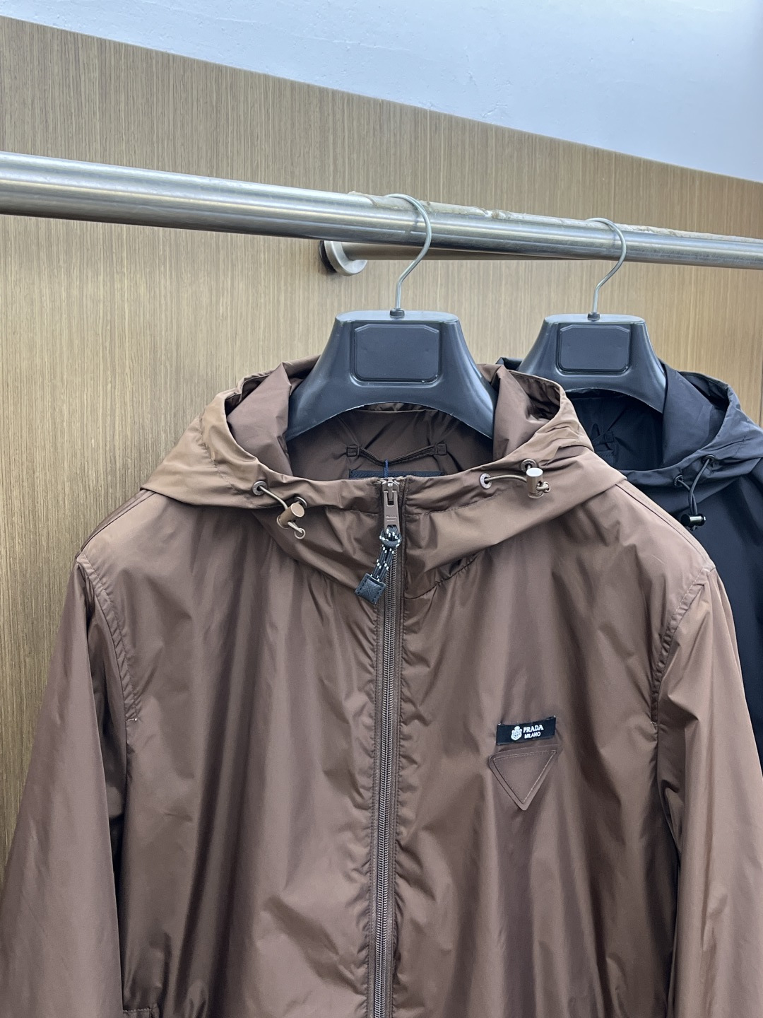 早春款 PD 🔥🔥高级定制 2026早春系列，最新时尚连帽夹克外套.处处细节显工艺足够的高级 结构性剪裁