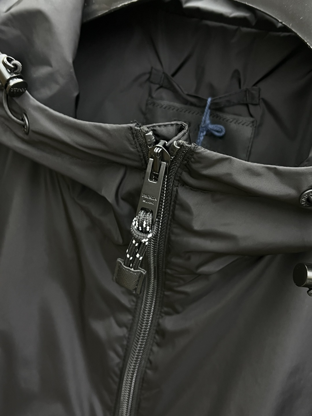 早春款 PD 🔥🔥高级定制 2026早春系列，最新时尚连帽夹克外套.处处细节显工艺足够的高级 结构性剪裁