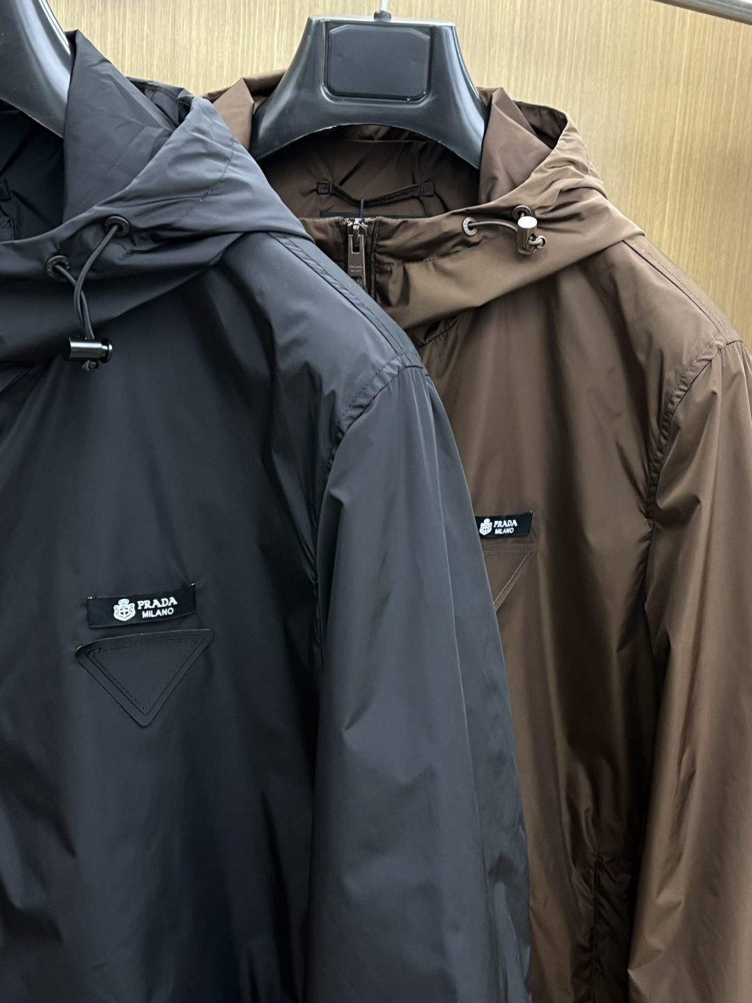 早春款 PD 🔥🔥高级定制 2026早春系列，最新时尚连帽夹克外套.处处细节显工艺足够的高级 结构性剪裁