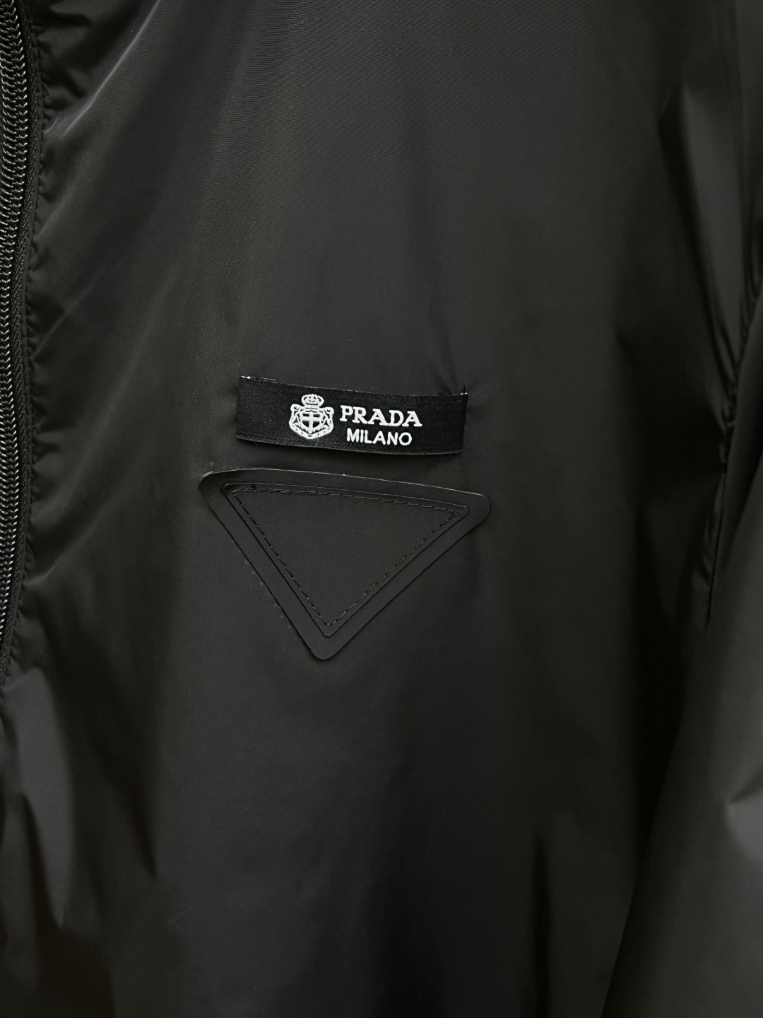 早春款 PD 🔥🔥高级定制 2026早春系列，最新时尚连帽夹克外套.处处细节显工艺足够的高级 结构性剪裁