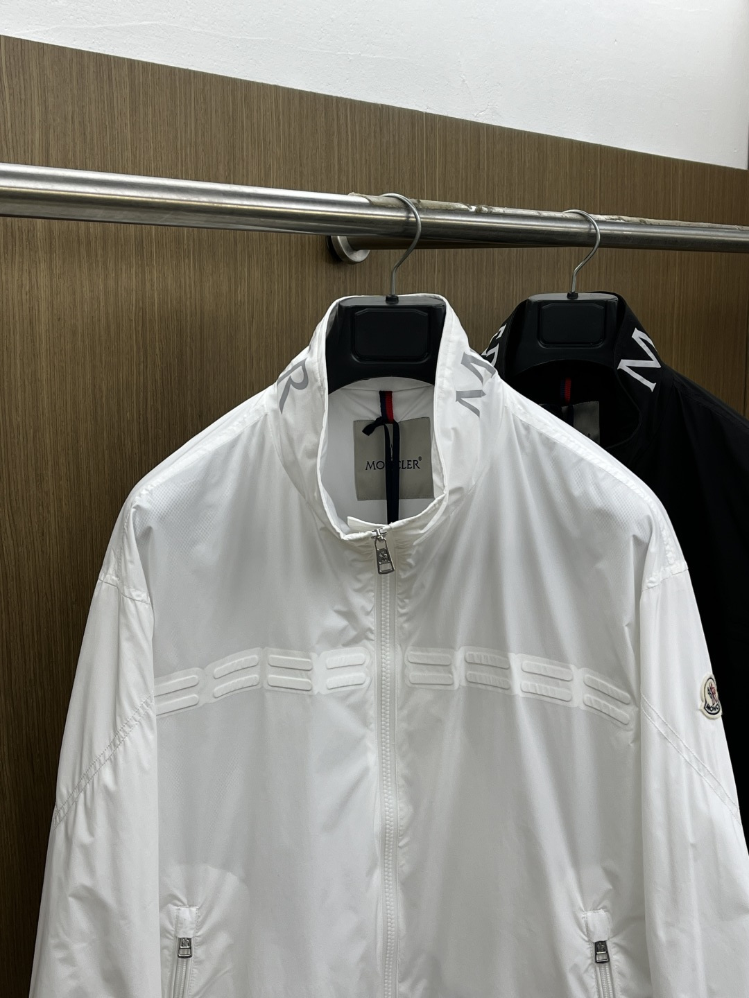 早春款 Mon 🔥🔥高级定制 2026早春系列，最新时尚立领夹克外套.处处细节显工艺足够的高级 结构性剪