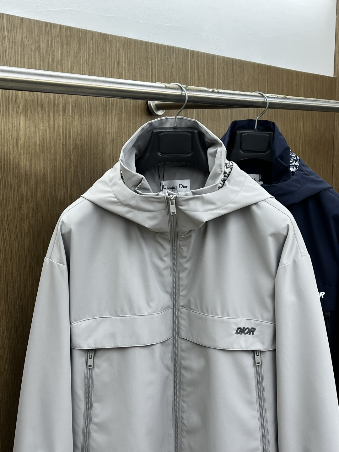 早春款 CD 🔥🔥高级定制 2026早春系列，最新时尚连帽夹克外套.处处细节显工艺足够的高级 结构性剪裁