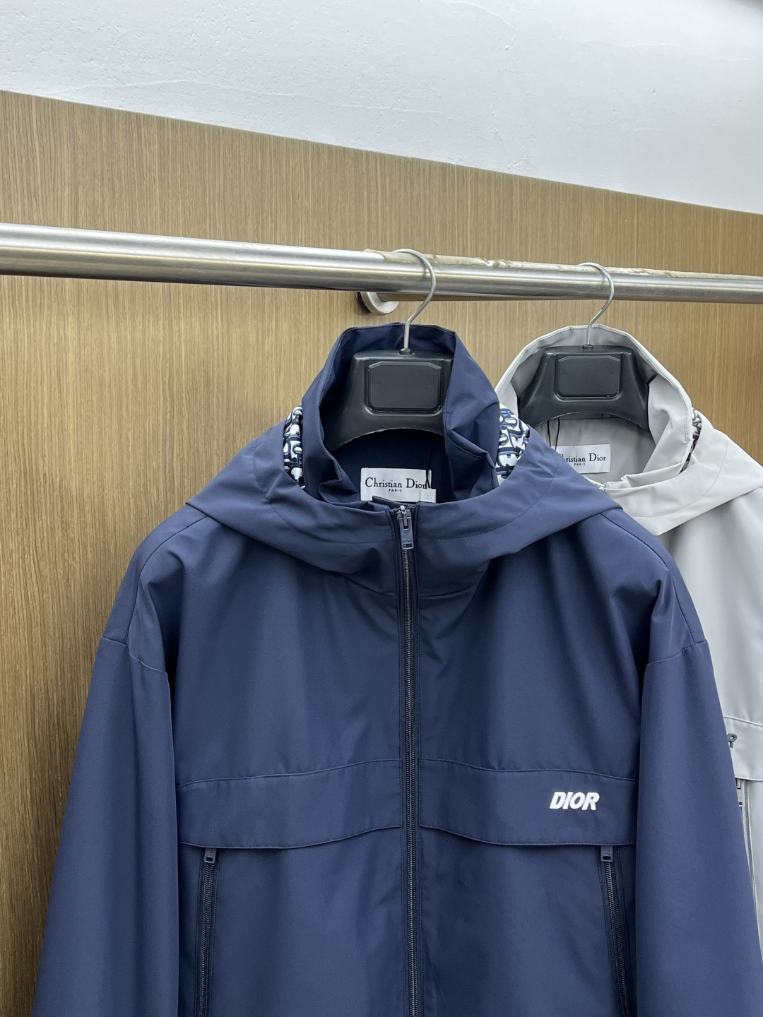 早春款 CD 🔥🔥高级定制 2026早春系列，最新时尚连帽夹克外套.处处细节显工艺足够的高级 结构性剪裁