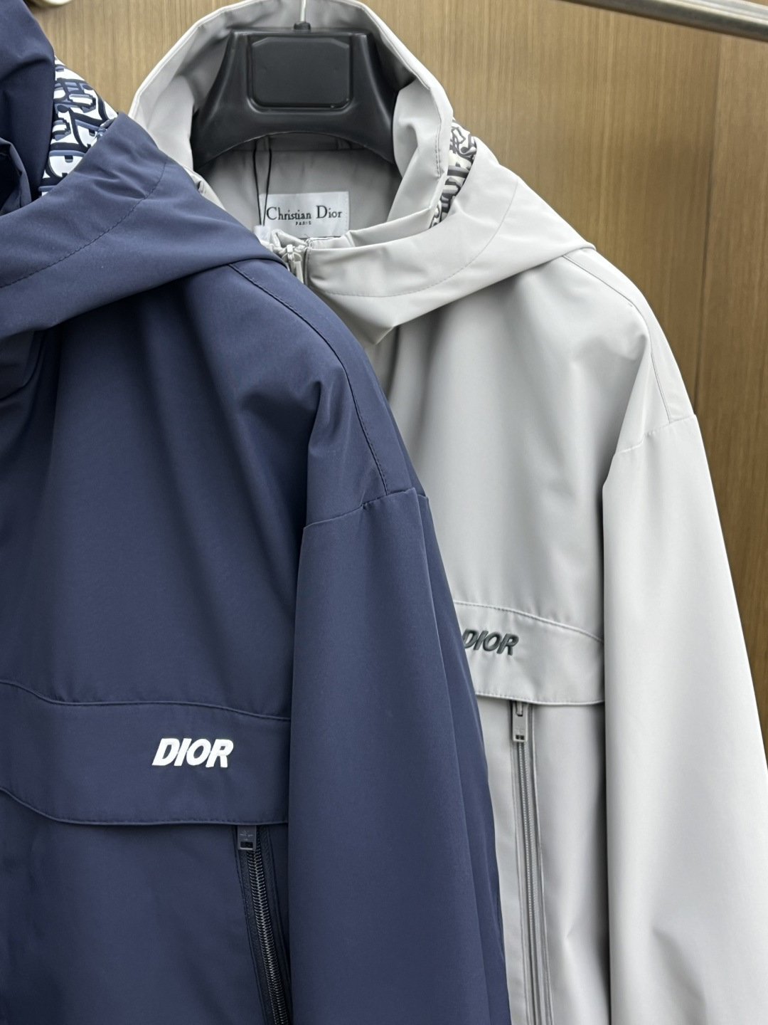 早春款 CD 🔥🔥高级定制 2026早春系列，最新时尚连帽夹克外套.处处细节显工艺足够的高级 结构性剪裁