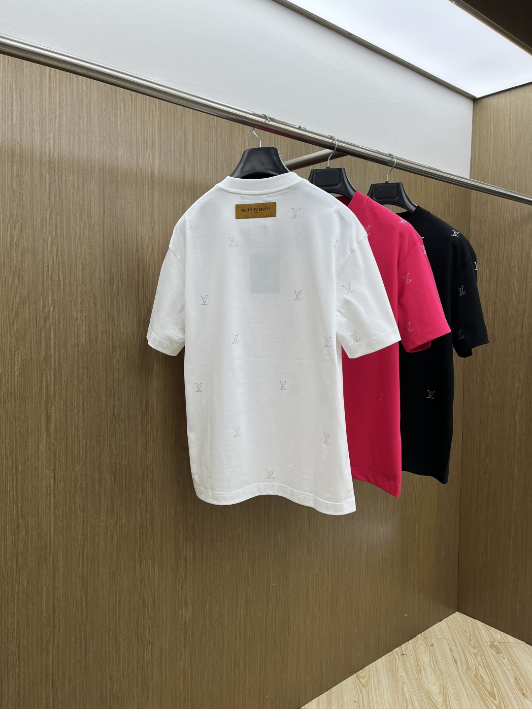 早春 LV 🔥🔥高级定制 2026春夏 · 高阶定制T恤】特别推荐系列 定制面料：秘鲁进口匹马棉 × 顶