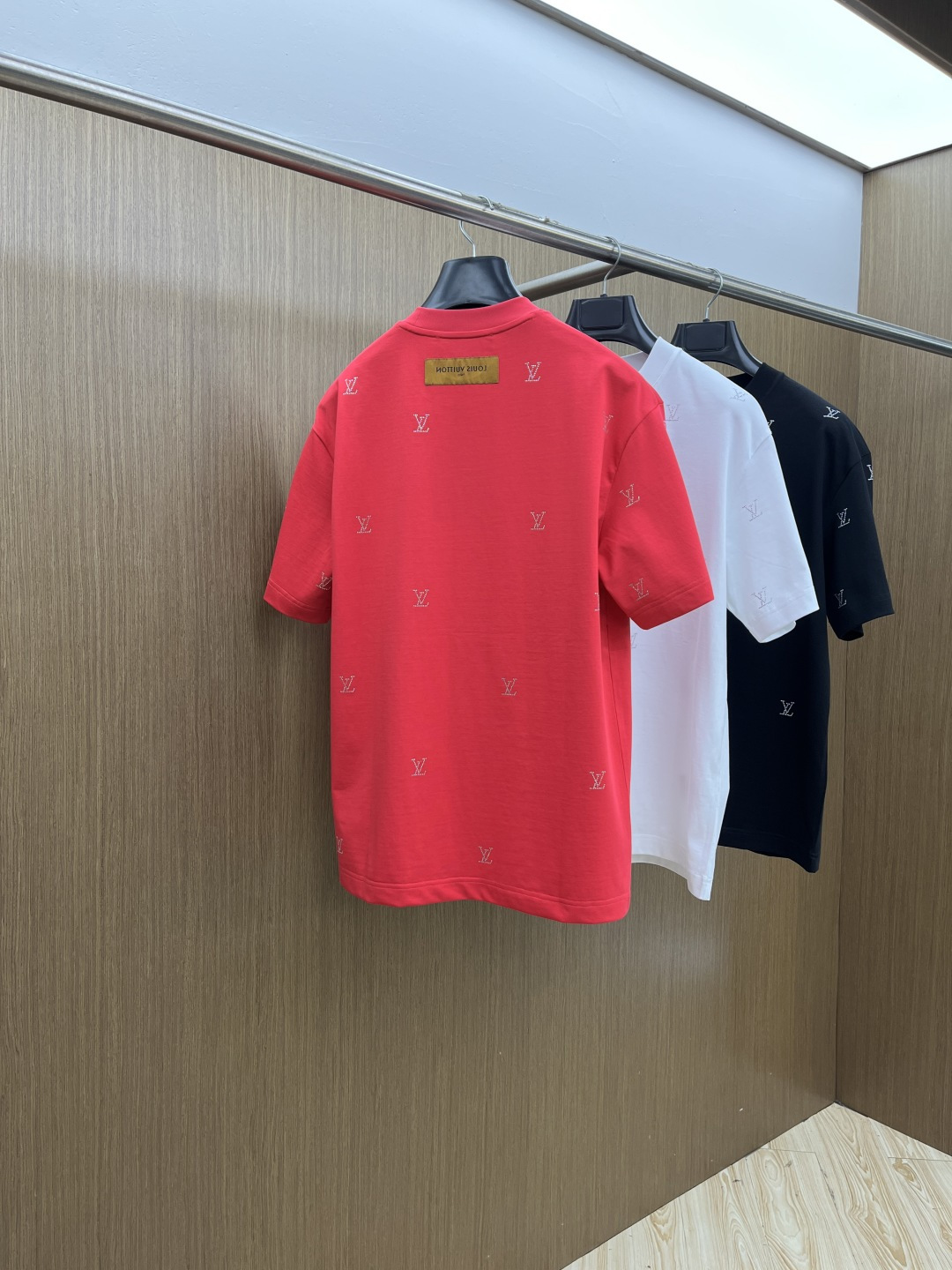 早春 LV 🔥🔥高级定制 2026春夏 · 高阶定制T恤】特别推荐系列 定制面料：秘鲁进口匹马棉 × 顶