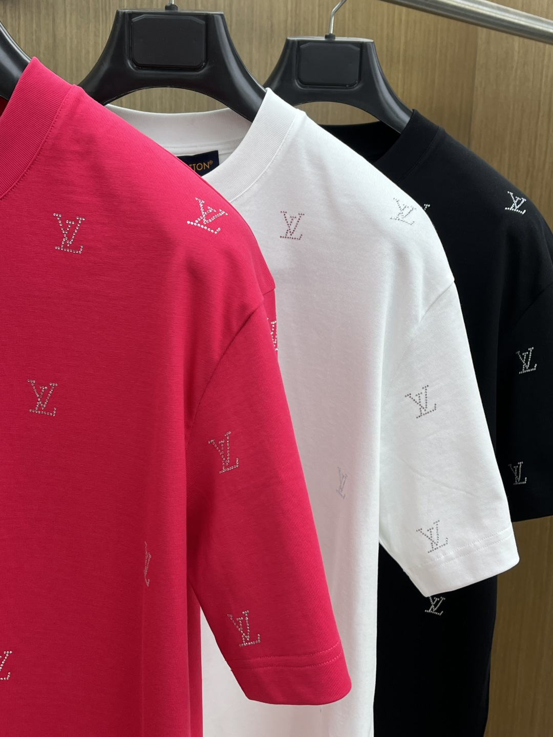 早春 LV 🔥🔥高级定制 2026春夏 · 高阶定制T恤】特别推荐系列 定制面料：秘鲁进口匹马棉 × 顶