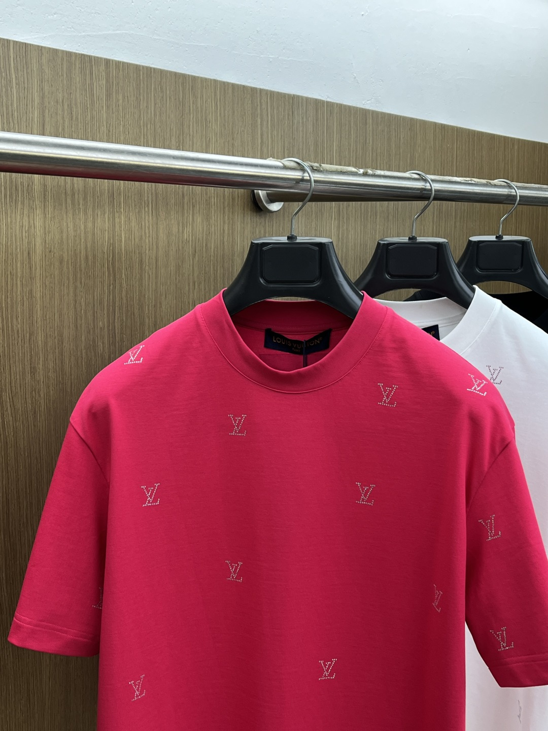 早春 LV 🔥🔥高级定制 2026春夏 · 高阶定制T恤】特别推荐系列 定制面料：秘鲁进口匹马棉 × 顶