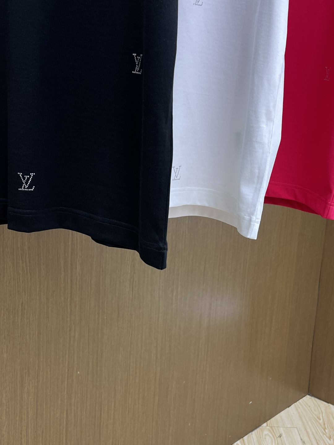 早春 LV 🔥🔥高级定制 2026春夏 · 高阶定制T恤】特别推荐系列 定制面料：秘鲁进口匹马棉 × 顶