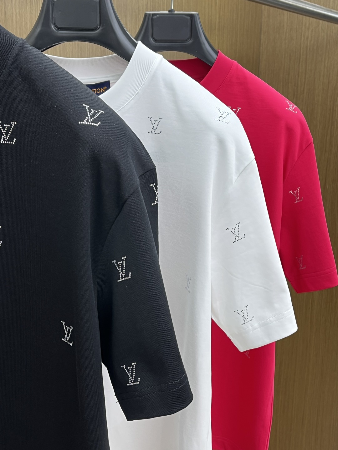 早春 LV 🔥🔥高级定制 2026春夏 · 高阶定制T恤】特别推荐系列 定制面料：秘鲁进口匹马棉 × 顶