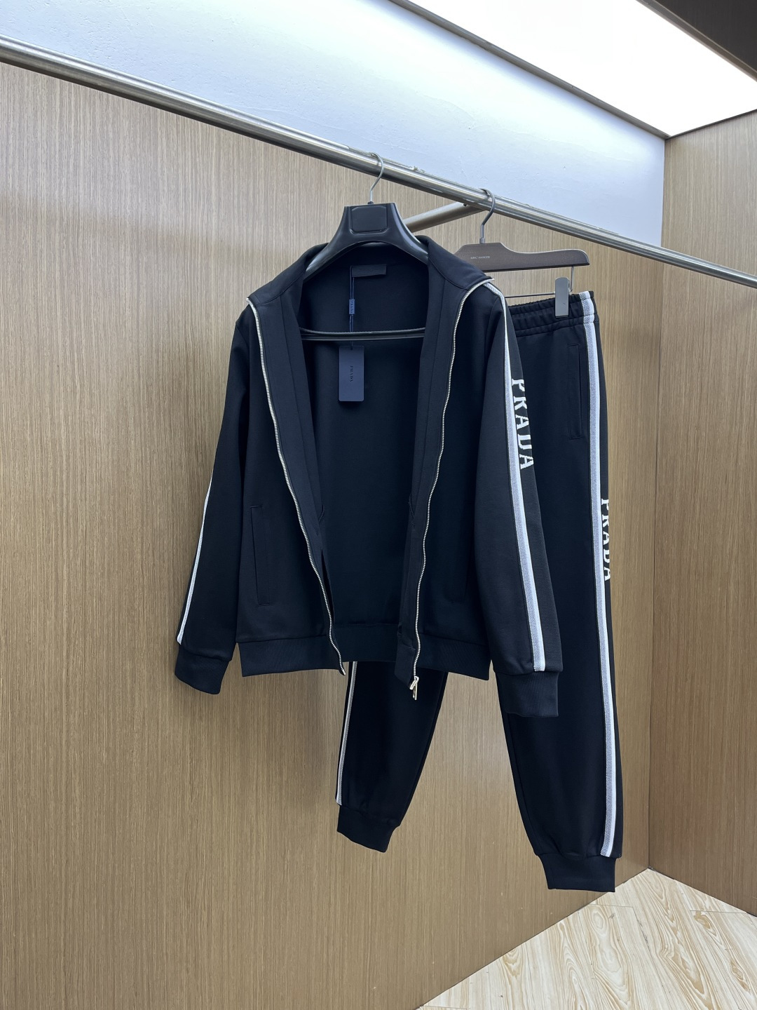 早春款/套 PD 🔥官网独家专供 高端独家定制款 早春新款专柜同款休闲套装，透气舒适休闲！高级感满满！细