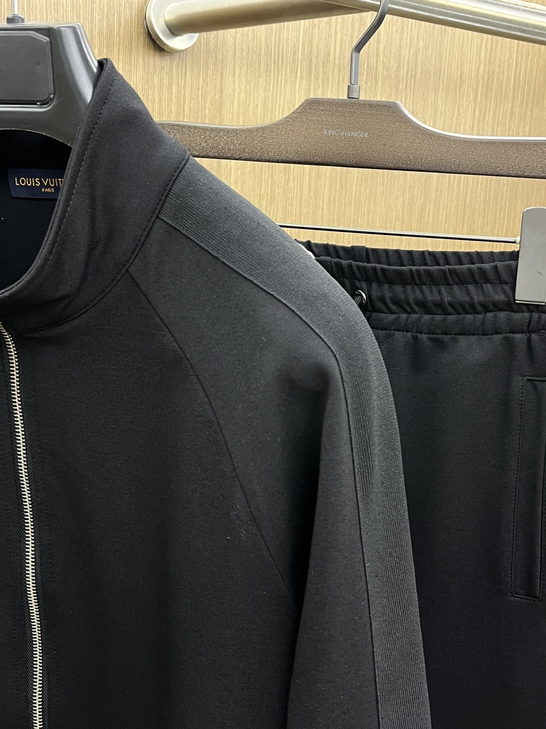 早春款/套 LV 🔥官网独家专供 高端独家定制款 早春新款专柜同款休闲套装，透气舒适休闲！高级感满满！细