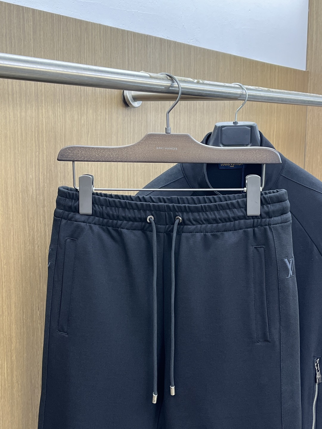 早春款/套 LV 🔥官网独家专供 高端独家定制款 早春新款专柜同款休闲套装，透气舒适休闲！高级感满满！细