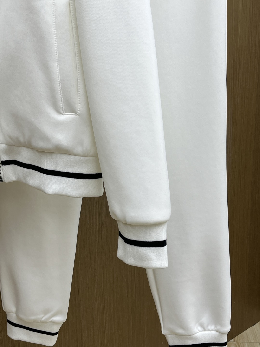 早春款/套 LV 🔥官网独家专供 高端独家定制款 早春新款专柜同款休闲套装，透气舒适休闲！高级感满满！细