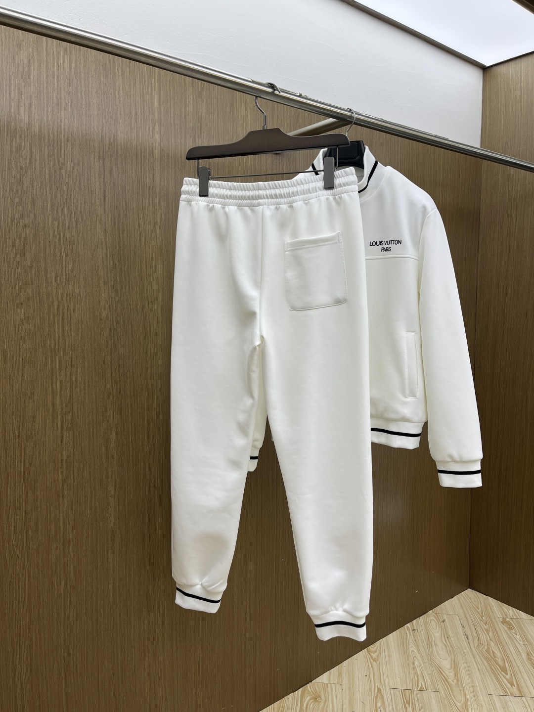 早春款/套 LV 🔥官网独家专供 高端独家定制款 早春新款专柜同款休闲套装，透气舒适休闲！高级感满满！细