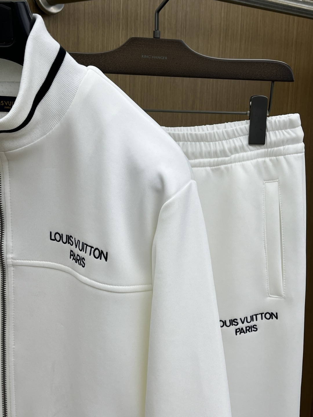 早春款/套 LV 🔥官网独家专供 高端独家定制款 早春新款专柜同款休闲套装，透气舒适休闲！高级感满满！细