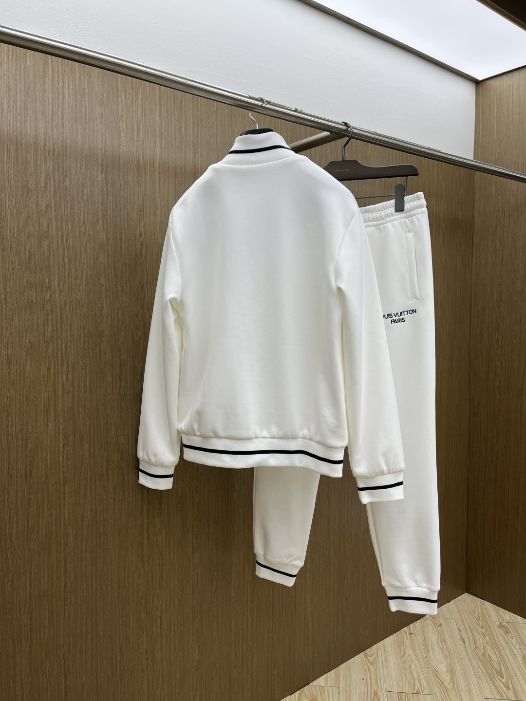 早春款/套 LV 🔥官网独家专供 高端独家定制款 早春新款专柜同款休闲套装，透气舒适休闲！高级感满满！细