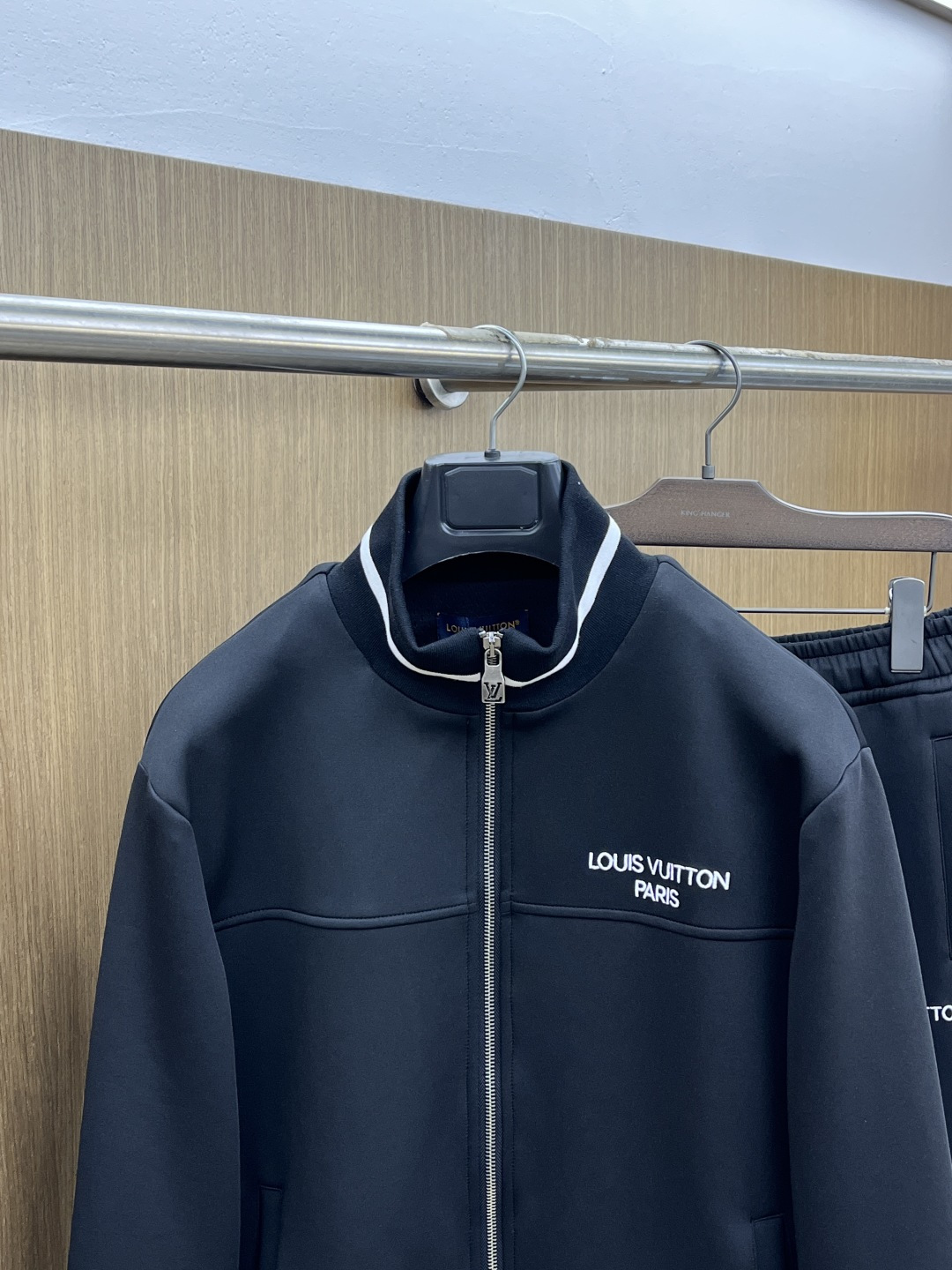 早春款/套 LV 🔥官网独家专供 高端独家定制款 早春新款专柜同款休闲套装，透气舒适休闲！高级感满满！细