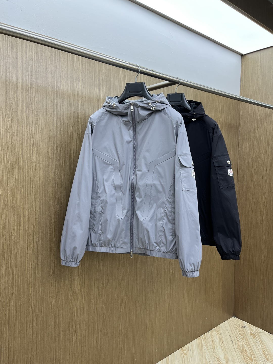 早春 Mon 🔥🔥早春系列，最新时尚连帽夹克外套.处处细节显工艺足够的高级 结构性剪裁的设计改变来展现男