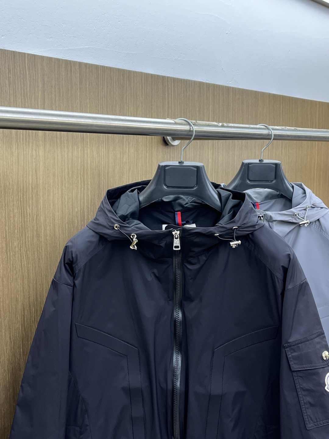 早春 Mon 🔥🔥早春系列，最新时尚连帽夹克外套.处处细节显工艺足够的高级 结构性剪裁的设计改变来展现男