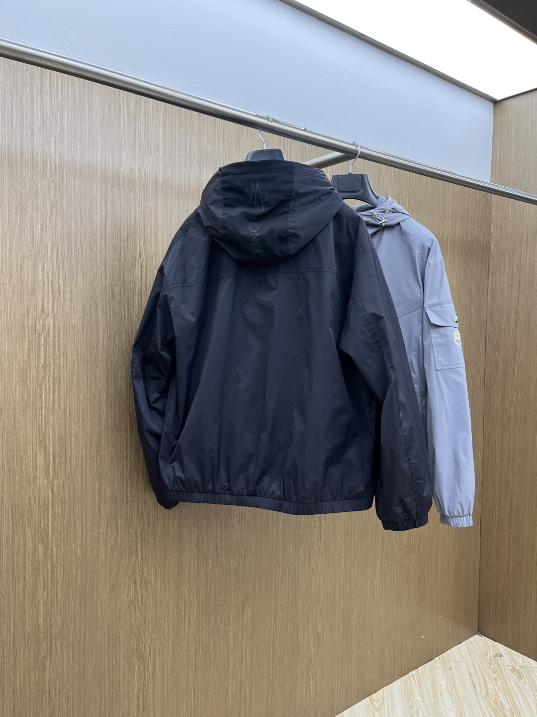 早春 Mon 🔥🔥早春系列，最新时尚连帽夹克外套.处处细节显工艺足够的高级 结构性剪裁的设计改变来展现男