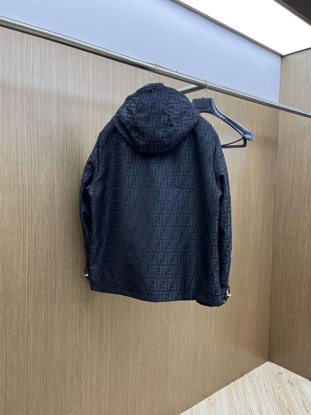 早春 FD 🔥🔥早春系列，最新时尚连帽夹克外套.双FF提花。处处细节显工艺足够的高级 结构性剪裁的设计改