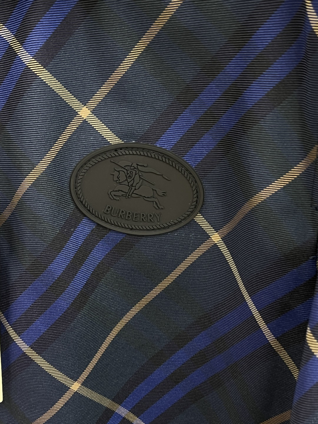 早春 BBR 🔥🔥早春系列，最新时尚连帽夹克外套.定制纹格。处处细节显工艺足够的高级 结构性剪裁的设计改