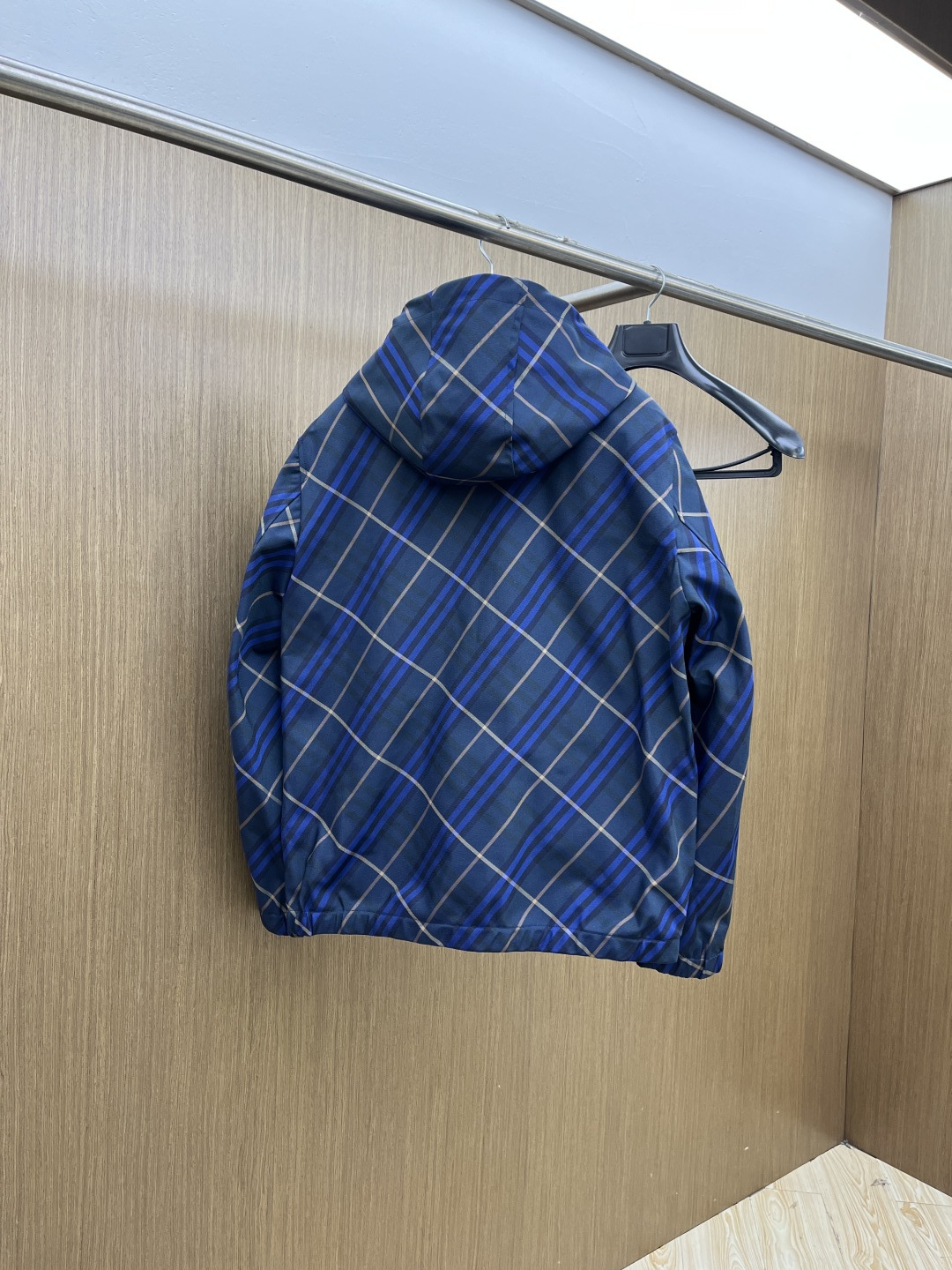 早春 BBR 🔥🔥早春系列，最新时尚连帽夹克外套.定制纹格。处处细节显工艺足够的高级 结构性剪裁的设计改