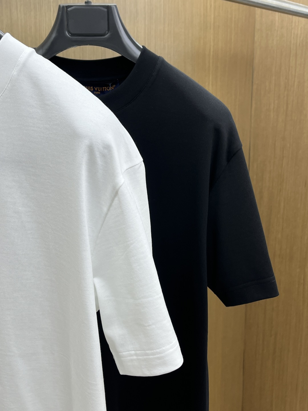 早春 LV 🔥🔥高级定制 2026春夏 · 高阶定制T恤】特别推荐系列 定制面料：秘鲁进口匹马棉 × 顶