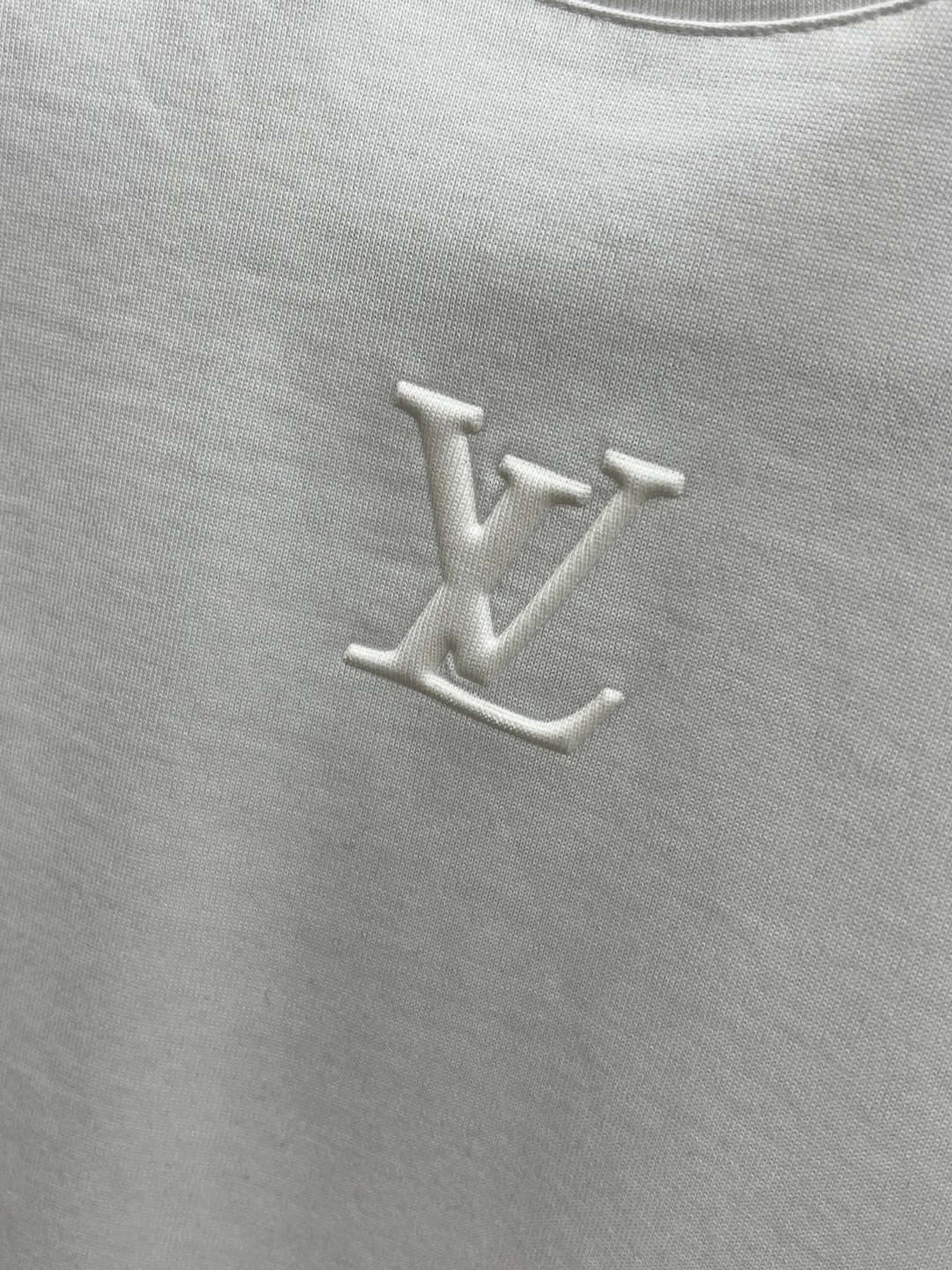 早春 LV 🔥🔥高级定制 2026春夏 · 高阶定制T恤】特别推荐系列 定制面料：秘鲁进口匹马棉 × 顶