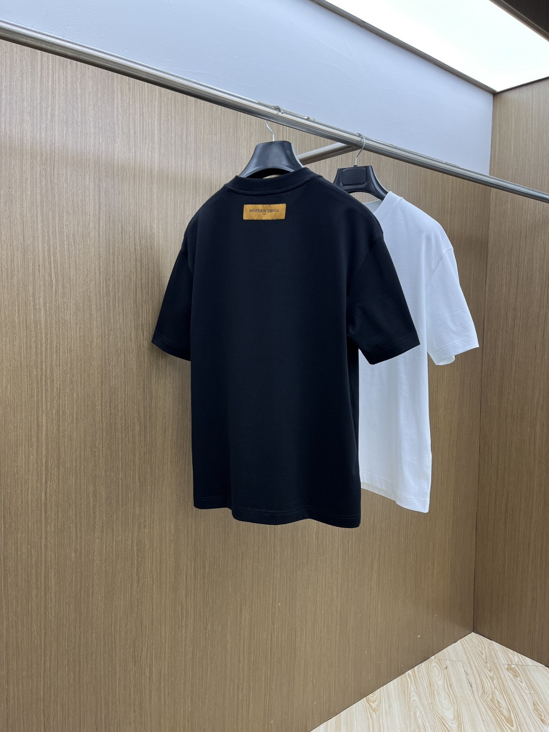 早春 LV 🔥🔥高级定制 2026春夏 · 高阶定制T恤】特别推荐系列 定制面料：秘鲁进口匹马棉 × 顶