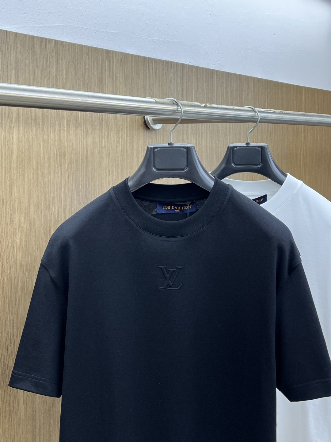 早春 LV 🔥🔥高级定制 2026春夏 · 高阶定制T恤】特别推荐系列 定制面料：秘鲁进口匹马棉 × 顶