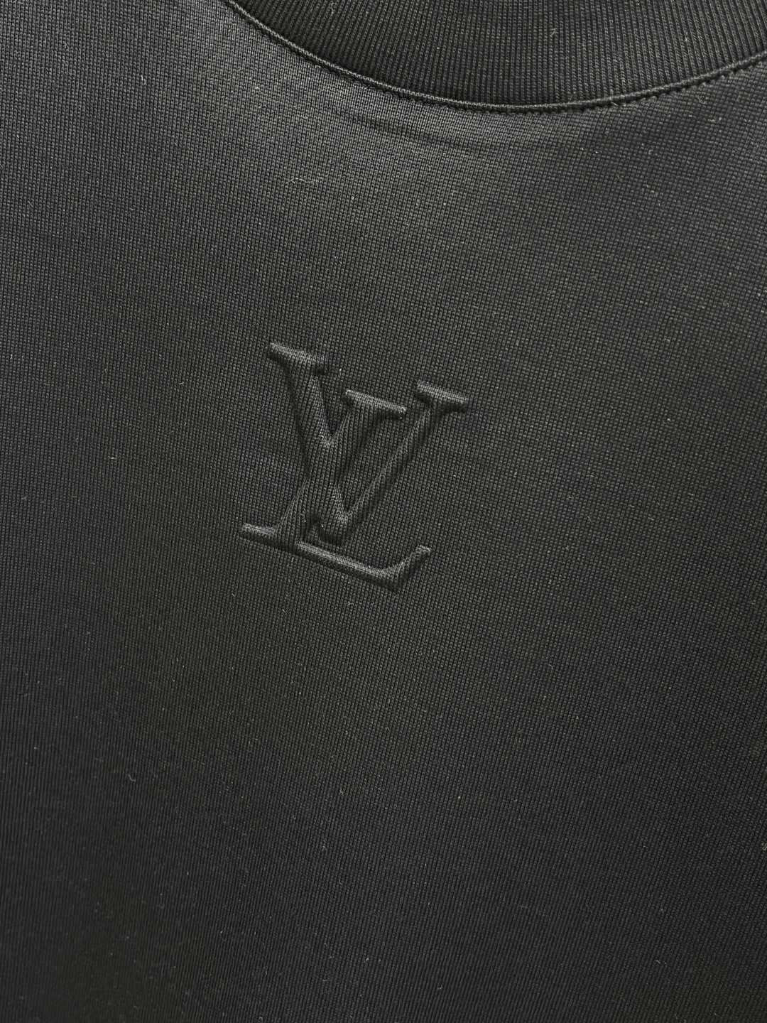 早春 LV 🔥🔥高级定制 2026春夏 · 高阶定制T恤】特别推荐系列 定制面料：秘鲁进口匹马棉 × 顶