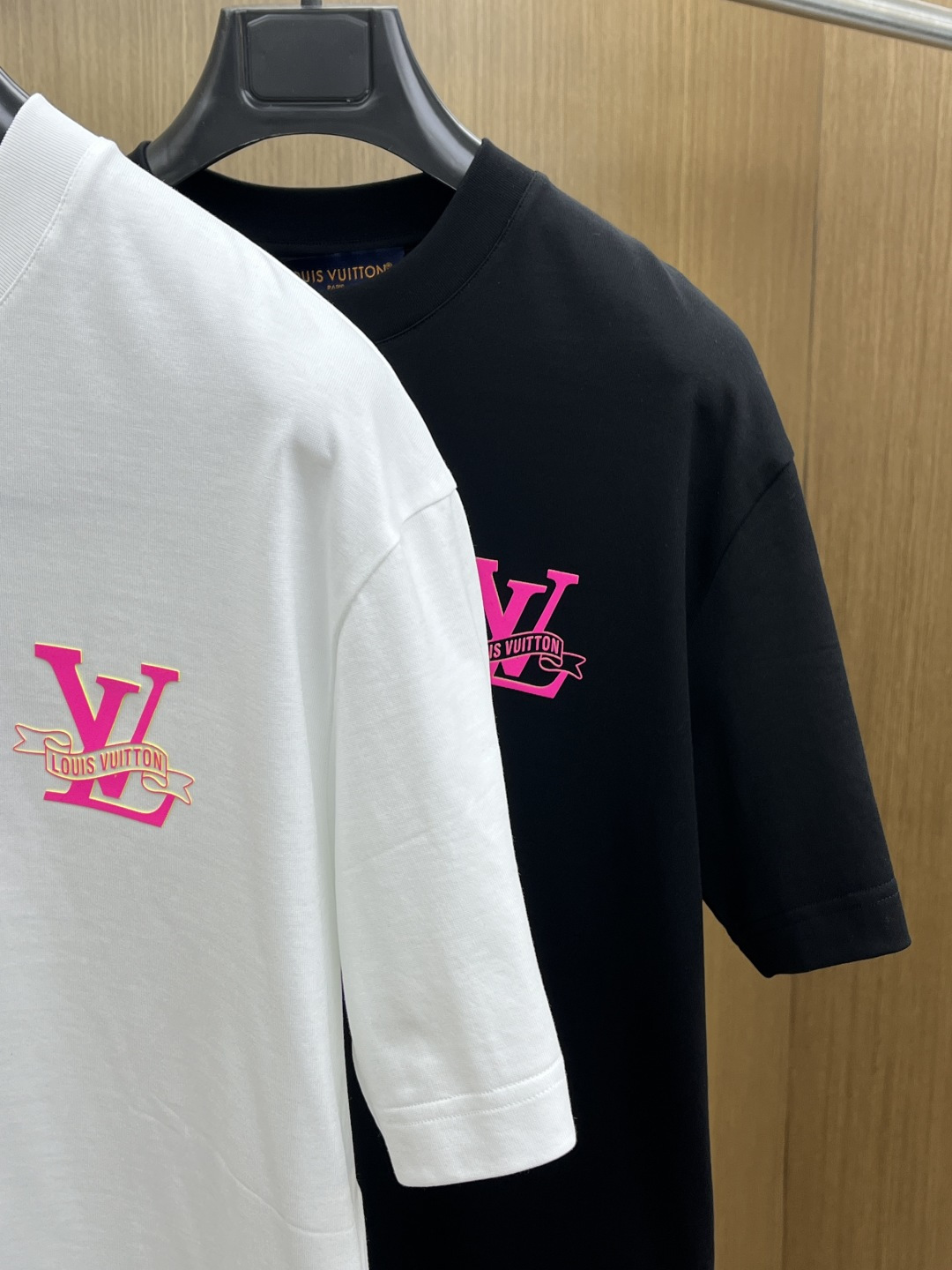 早春 LV 🔥🔥高级定制 2026春夏 · 高阶定制T恤】特别推荐系列 定制面料：秘鲁进口匹马棉 × 顶